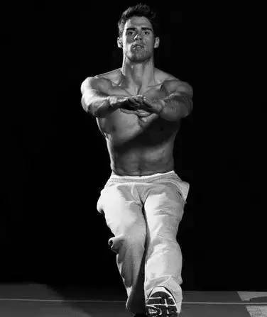 有肌肉才夠男人，徒手健身24式