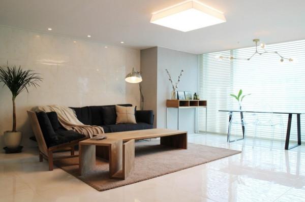 二手房按照父母喜好來改造，簡簡單單談不上奢華，舒適感卻很強烈