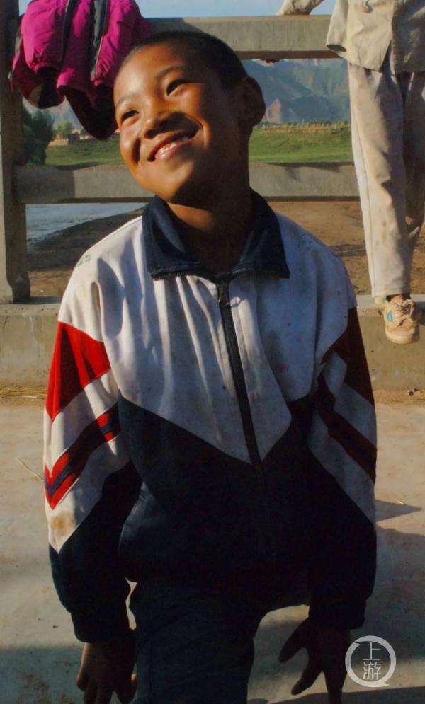 青海大山裡的兩名放羊娃，一起成為央視春晚舞者