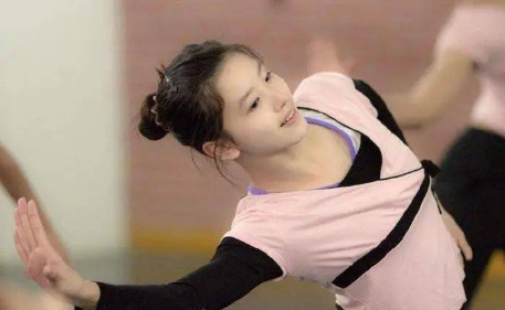 用一張“清純笑臉”掩蓋真實內心世界,章澤天很強,非一般的狠人 用一張“清純笑臉”掩蓋真實內心世界,章澤天很強,非一般的狠人