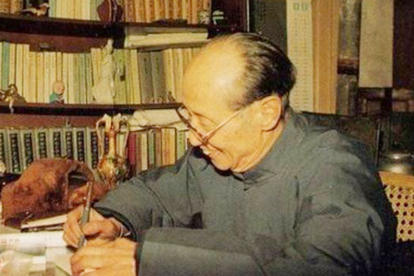 “原馳臘象”改為“原馳蠟象”，是誰建議的，毛主席為何會同意？