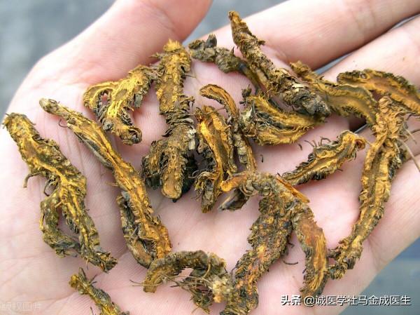 上熱下寒，兩味中藥，一清上熱，一溫下寒，寒熱調節均勻了