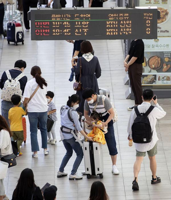 早安·世界|韓國迎來中秋返鄉潮,喀布林一天發生兩起爆炸 早安·世界|韓國迎來中秋返鄉潮,喀布林一天發生兩起爆炸