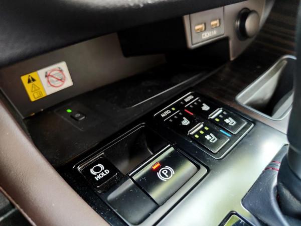 試駕雷克薩斯RX450hL:堅守古典豪華主義 試駕雷克薩斯RX450hL:堅守古典豪華主義