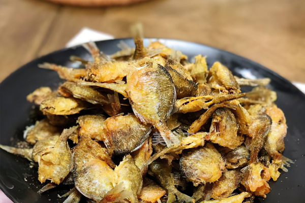 人稱“中國彩虹”，吃起來卻很苦，以前撈來餵鴨子，如今價格漲了