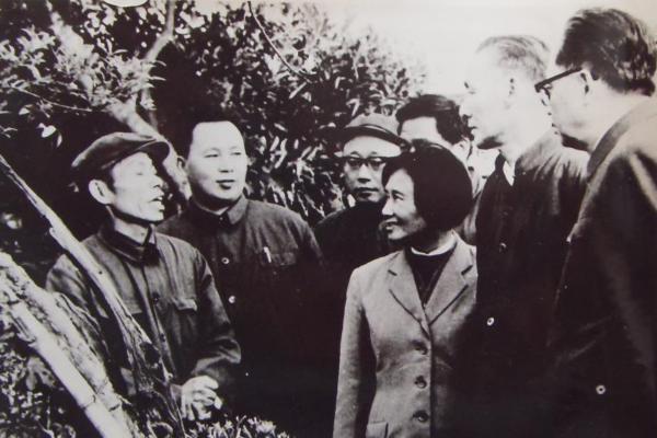 劉少奇的第三任夫人：一位走完長征的巾幗女傑，建國後成法學家