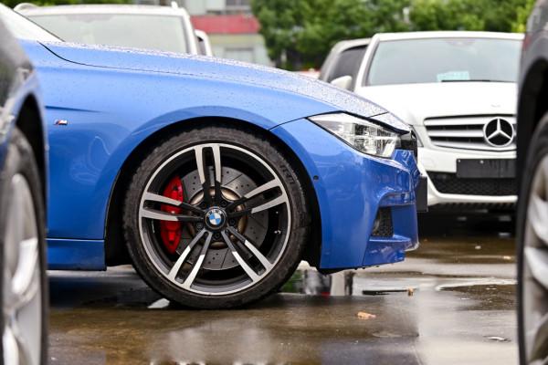 選裝不夠還加裝?這是臺觸及天花板的寶馬330Li 選裝不夠還加裝?這是臺觸及天花板的寶馬330Li