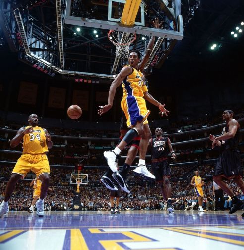 湖人OK三連冠時期，科比與奧尼爾相差大嗎？最客觀的分析告訴你