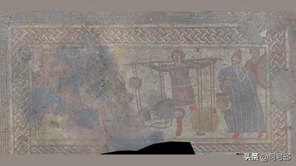 英國男子在父親農場散步時,發現3至4世紀羅馬別墅的拼花圖案遺址 英國男子在父親農場散步時,發現3至4世紀羅馬別墅的拼花圖案遺址