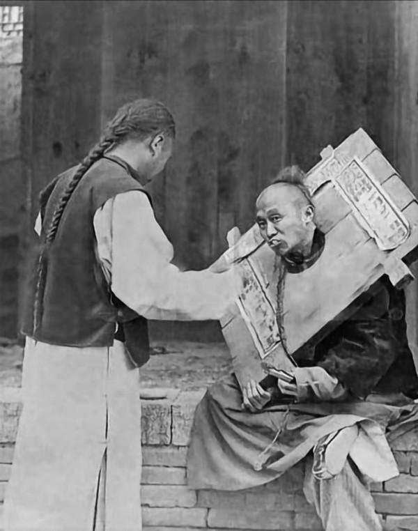 老照片中的清朝末年:慈禧太后葬禮極盡奢華,有人一生只洗一次頭 老照片中的清朝末年:慈禧太后葬禮極盡奢華,有人一生只洗一次頭