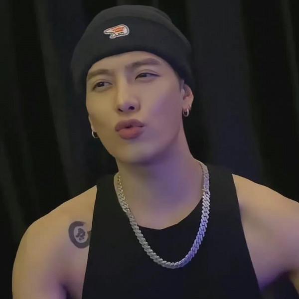 王嘉爾 ​​​絕絕子的男孩子 王嘉爾 ​​​絕絕子的男孩子