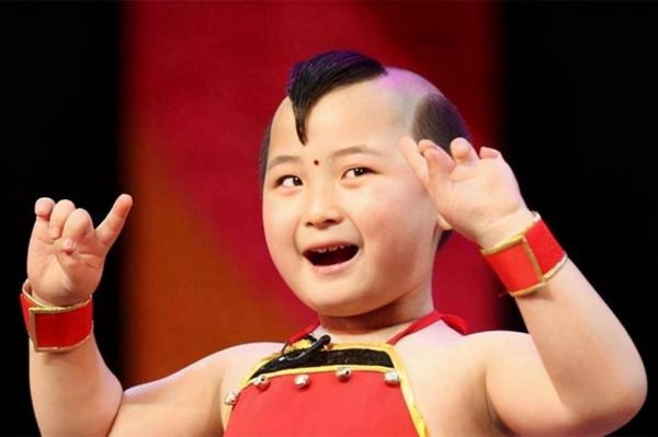 被當成搖錢樹的童星,鄧鳴賀去世時僅9歲,紀寶如被家人囚禁 被當成搖錢樹的童星,鄧鳴賀去世時僅9歲,紀寶如被家人囚禁