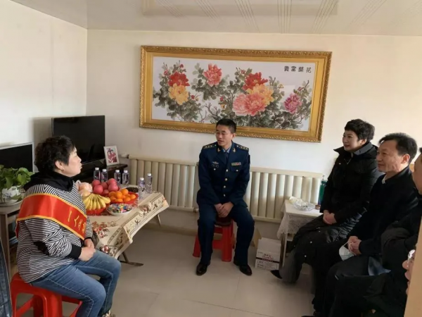 四級軍士長榮立二等功，喜報送到家門口！