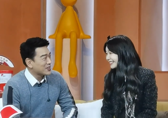 袁詠儀被吳京兒子名字震住，追問謝楠取名創意，卻被回應：問他爹