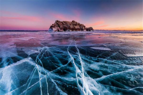 貝加爾湖深1637米,世界第一深湖,都夠深了,為何每年還在加深? 貝加爾湖深1637米,世界第一深湖,都夠深了,為何每年還在加深?