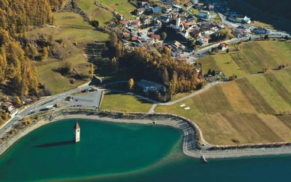懸疑劇《水上鐘樓》的取景地 雷西亞湖中那孤獨鍾樓的前世今生