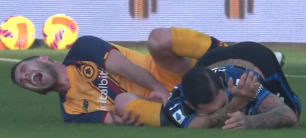 羅馬一人為穆帥拼命！小腿被壓彎也不下場，他一球沒進，卻造3球