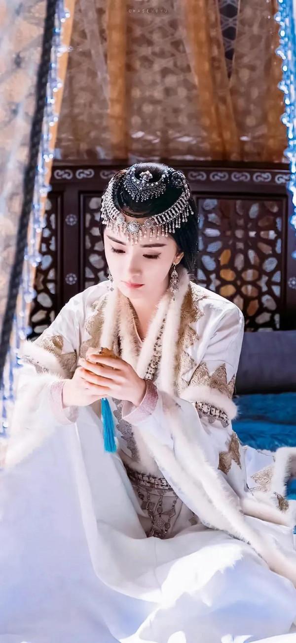 《斛珠夫人》桌布｜楊冪陳偉霆