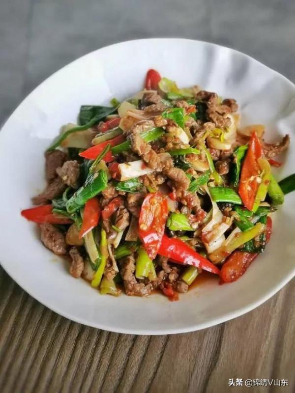 週末精心準備12道家宴硬菜，道道經典美味，備受家人的歡迎