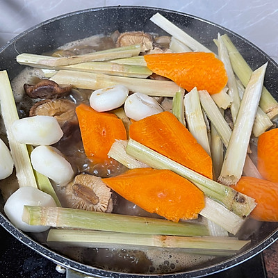 燜支竹羊腩煲你這麼做,好吃到停不下來 燜支竹羊腩煲你這麼做,好吃到停不下來