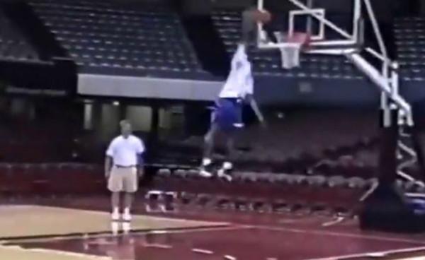 這可不是P圖,麥迪代言電動車 科比穿快船隊球衣 奧胖有腹肌 這可不是P圖,麥迪代言電動車 科比穿快船隊球衣 奧胖有腹肌