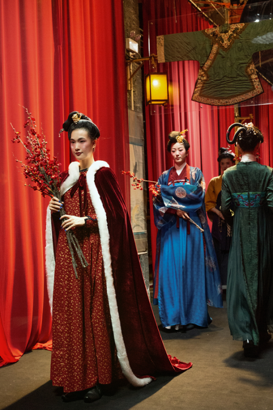 生活在左《九九消寒圖》New Hanfu系列主題釋出會