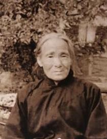 最偉大的母親:為了撫養戰友的孩子,她犧牲了自己的親生骨肉 最偉大的母親:為了撫養戰友的孩子,她犧牲了自己的親生骨肉