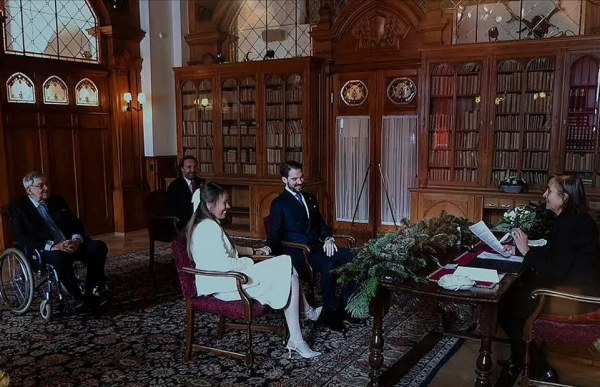 希臘王子與豪門千金連辦3場婚禮,億萬新娘的婚紗太壕了 希臘王子與豪門千金連辦3場婚禮,億萬新娘的婚紗太壕了