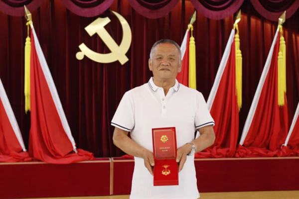 黨員故事丨初心不改跟黨走，用心用情護家園