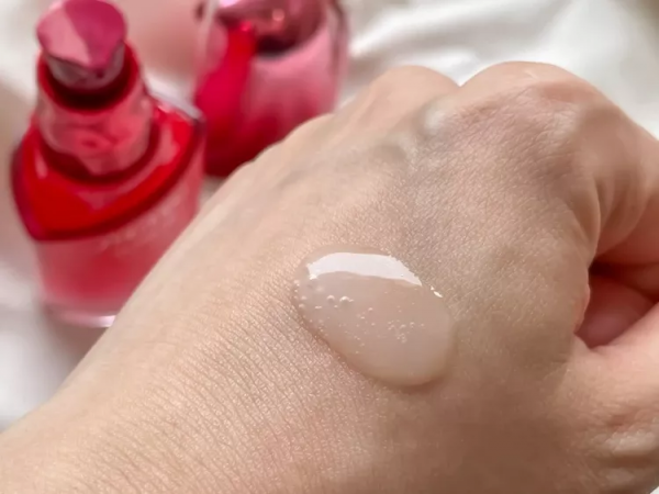 曾讓代購擠爆專櫃的日本三大精華紛紛升級，今年還能重回神壇嗎？