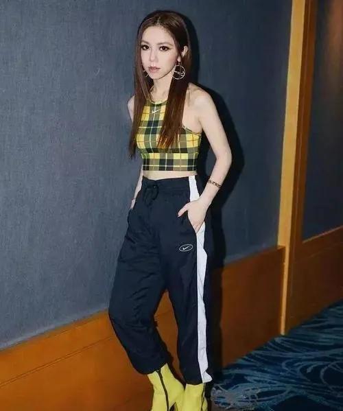 鄧紫棋,古靈精怪的小女人,最近達人秀的節目中圈粉不少 鄧紫棋,古靈精怪的小女人,最近達人秀的節目中圈粉不少