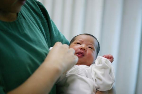 新生寶寶的神奇本能，瞭解後才能讓寶寶吃飽喝足，健康成長