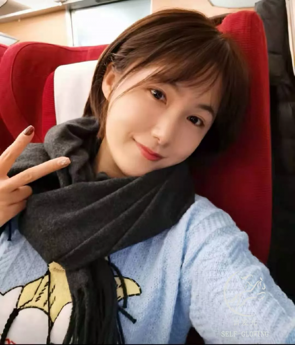 尹正造型雷人，留長髮戴耳環背女性包：我們真的迎來了穿衣自由嗎