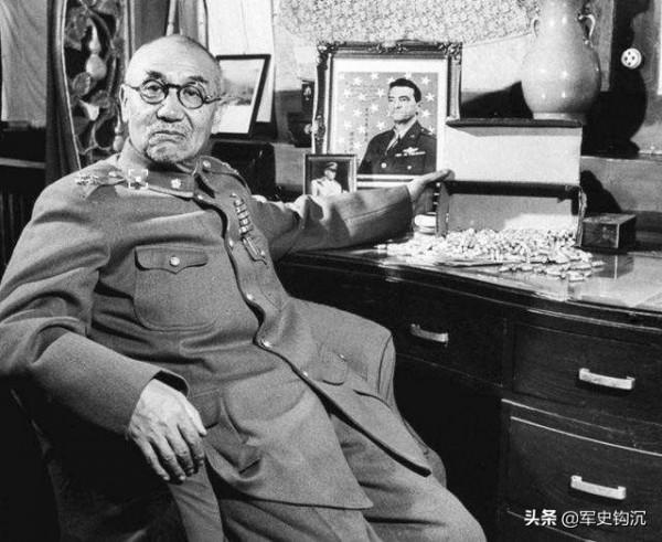 閻錫山初見彭德懷，久久盯著他，半天才緩過神來，心裡五味雜陳