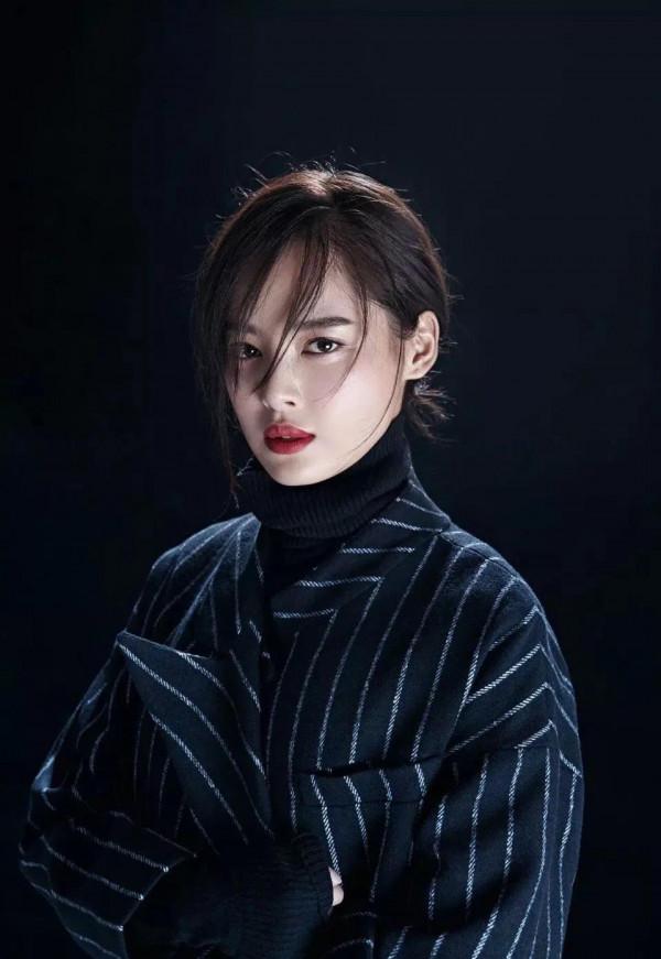 這個世界不相信眼淚，沒有傘的孩子，必須拼命奔跑