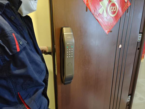 手機一碰開門真方便-實測華為智選德施曼智慧門鎖