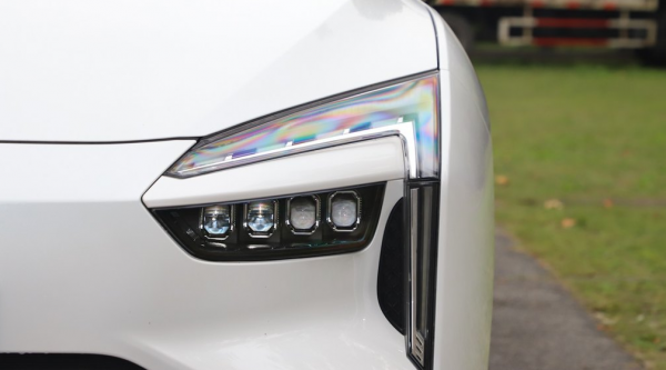 雷諾攜手江鈴集團，旗下首款車型官圖曝光，尾燈為畫龍點睛之筆