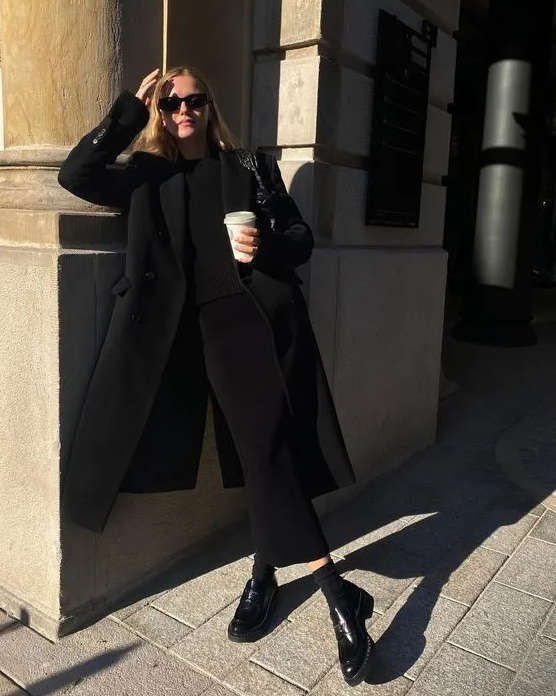 時髦的女人已經不穿粗跟鞋了,來看看今秋最火的平底鞋你有幾雙? 時髦的女人已經不穿粗跟鞋了,來看看今秋最火的平底鞋你有幾雙?