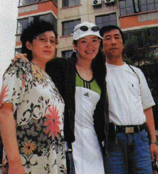 章子怡：5任男友，2個億萬富翁，為何選擇下嫁3婚的汪峰？