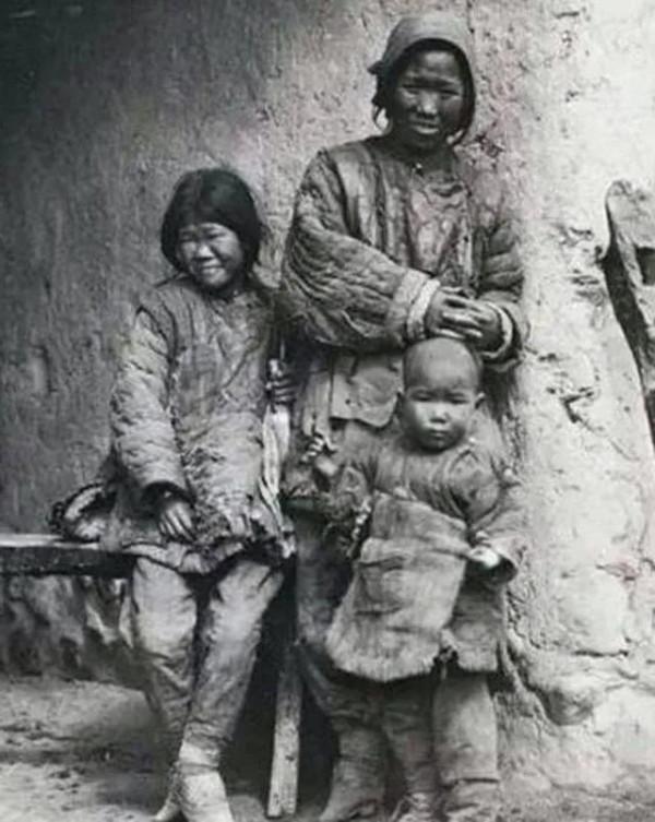 來看看清朝晚年的人民到底有多苦不堪言吧 來看看清朝晚年的人民到底有多苦不堪言吧