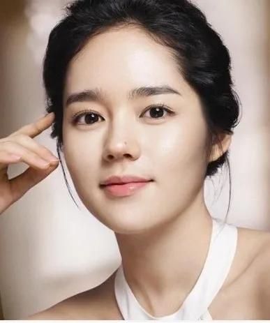 8位初代韓流女星今昔對比,有人美貌依舊,有人中年顏垮,差距大 8位初代韓流女星今昔對比,有人美貌依舊,有人中年顏垮,差距大