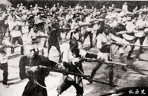 烈馬雄鷹—海軍航空兵英雄飛行員王自重