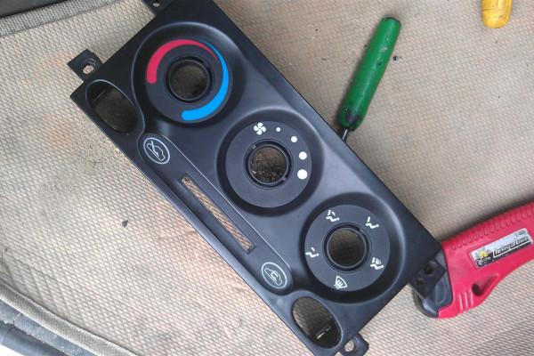 五菱榮光改裝後視鏡加熱功能,提升雨霧天氣行車安全! 五菱榮光改裝後視鏡加熱功能,提升雨霧天氣行車安全!