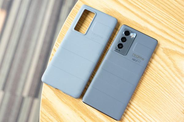 手感黨們,各種不同材質的後殼你們更愛哪個? 手感黨們,各種不同材質的後殼你們更愛哪個?