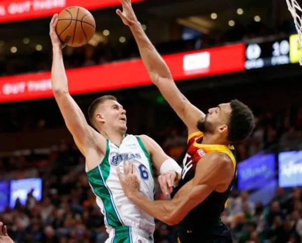 NBA今日參賽球隊最佳球員評選,詹姆斯39+9+7庫裡33+6均落選 NBA今日參賽球隊最佳球員評選,詹姆斯39+9+7庫裡33+6均落選