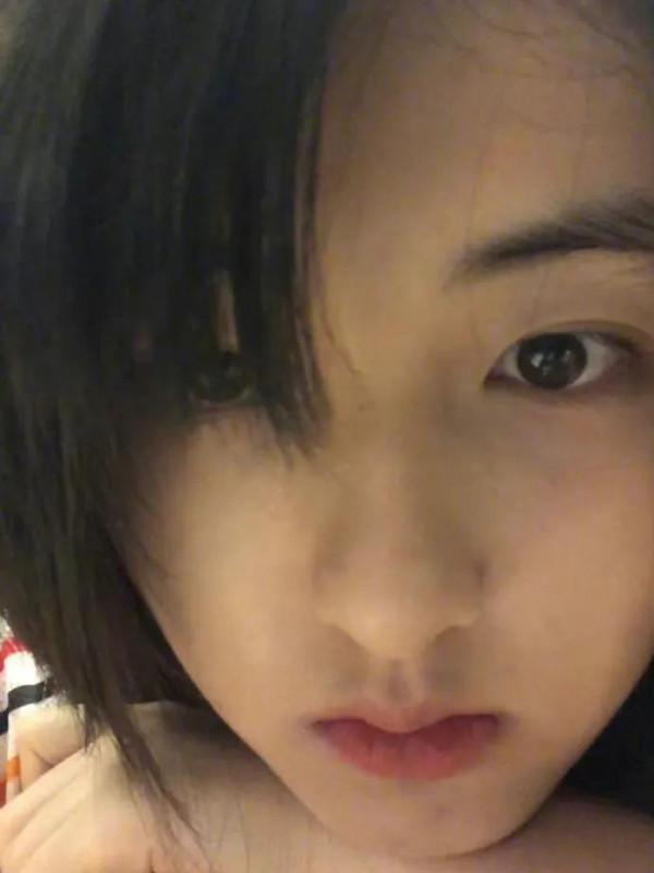 張子楓曬素顏自拍 妹妹面板真的好好，膠原蛋白滿滿，狠狠地羨慕了