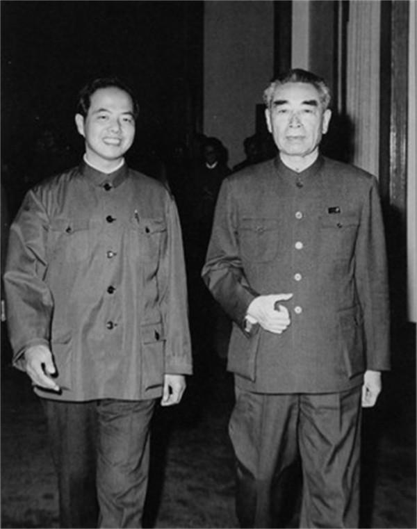 1974年，李政道回國受毛主席接見，主席：有上海人，那有沒有下海