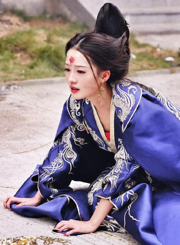 同是“亡國公主”劉詩詩嬌美、李沁瘋批,李庚希卻演成了傻白甜 同是“亡國公主”劉詩詩嬌美、李沁瘋批,李庚希卻演成了傻白甜