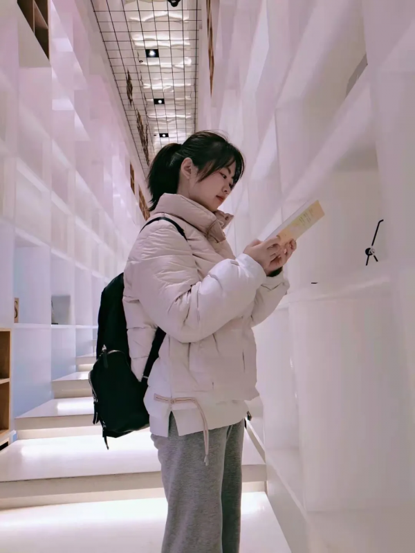 她叫金璐瑤 她叫金璐瑤