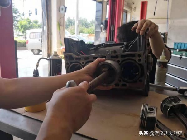 大眾高爾夫1.4T差點開報廢，燒機油、燒防凍液、缺缸大修一次解決